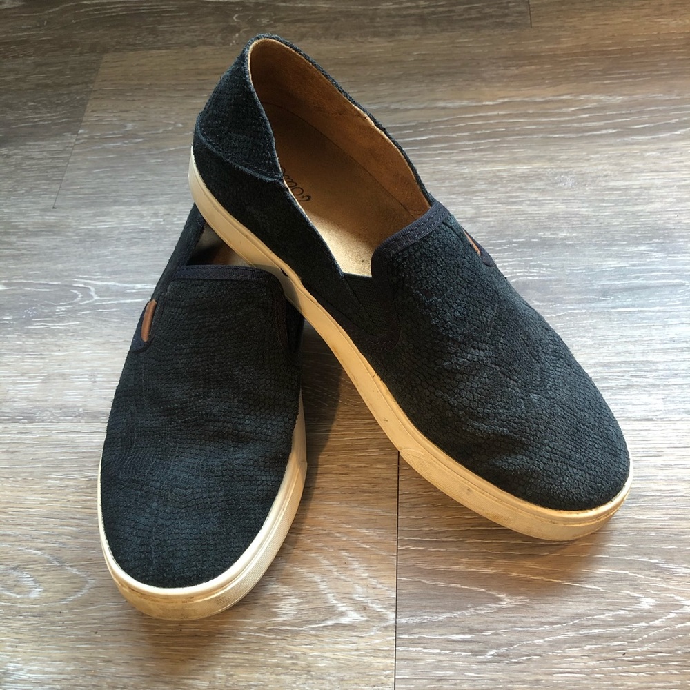 OluKai Pehuea Slip-Ons